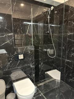 Serene Beige Studio - Perfect for Work & Stay - Bucharest - 3