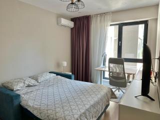 Serene Beige Studio - Perfect for Work & Stay - Bucharest - 5