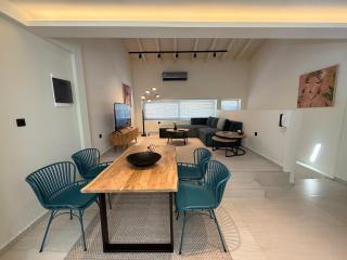 Kálm II - Curated Stays in the Historic Center - Kalamata - 9