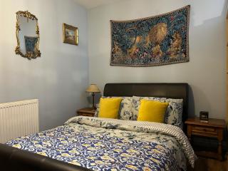 Quirky town centre apartment with river terrace - Macclesfield - 7