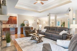 Villa at the Hills - A Grand Branson Vacation 4 BDR Golf Resort Villa - Branson - 2