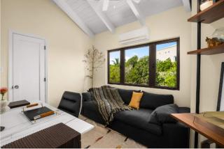 Stunning Villa, Private Beach, Pool, Guest House, Dock - Providenciales - 4