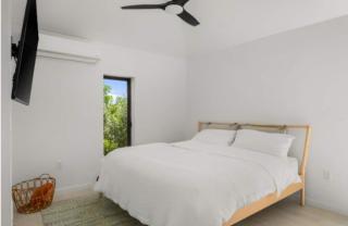 Stunning Villa, Private Beach, Pool, Guest House, Dock - Providenciales - 2