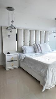 Sunsets and views of the Walled City, 33th floor - 5