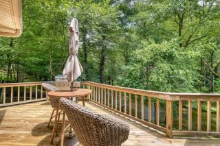 5 Mi to Dtwn Hiawassee Creek-Front Home with Deck - Hiawassee - 8