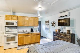 Walkable Paradise Downtown Puyallup Studio! - Puyallup - 4