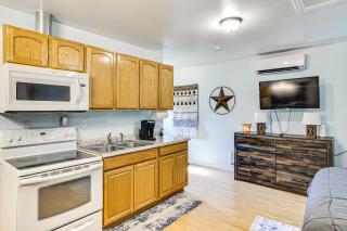 Walkable Paradise Downtown Puyallup Studio! - Puyallup - 3