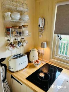 Elgars Shepherds Huts - 4