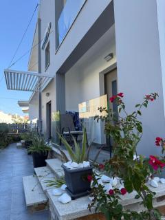 Anna and Jimmy's - 5