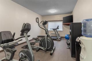 Best Western PLUS Executive Inn - Saint Marys - 7