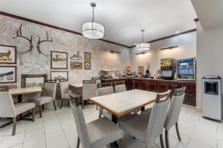 Best Western PLUS Executive Inn - Saint Marys - 4