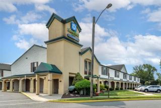 SureStay Hotel by Best Western East Brunswick - East Brunswick - 0