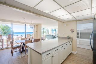2BR Ocean View Sleeps 9 Resort Pool - 2