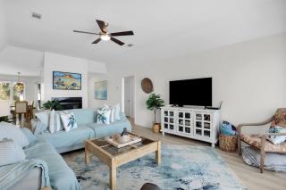 Crooked Palm - Marsh Views on Nautical Watch with pool access - - 0
