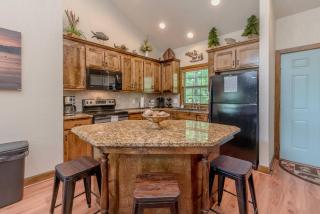 Hickory Hideaway with Communal Pool Access - Hollister - 3