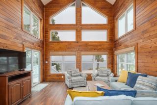 Waterfront Escape - Seasonal Pool - Perfect for Families and Friends! - Oceanmarsh Subdivision - 2