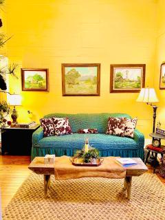 Circa 1900 - Historic - Romantic - Private - Pond - Fenced Yard - The Cottage at Chappell Hill - Chappell Hill - 9