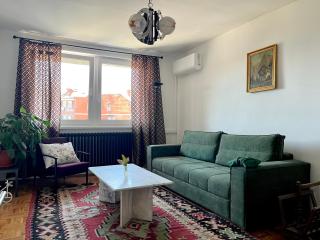 Spacious 3BR Apartment, Cozy & Authentic Sarajevo - Sarajevo - 9
