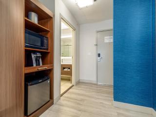 Holiday Inn Express & Suites Medicine Hat by IHG - 6