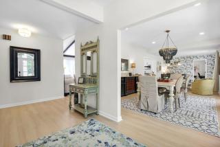 NEW! The White House, with 2 King Ensuites close to Parris Island and Downtown - 3