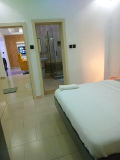 His Royal Glamour Apartments - Lagos - 7