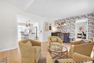 NEW! The White House, with 2 King Ensuites close to Parris Island and Downtown - Beaufort - 1