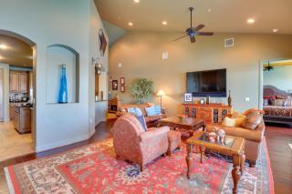 Top-Floor Lake-View Condo with Boat Dock Access - Lakeway - 6
