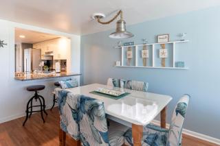 Relax in Coastal Comfort - 2BR Harbor Island Retreat - - 3