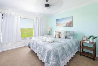 Relax in Coastal Comfort - 2BR Harbor Island Retreat - 2