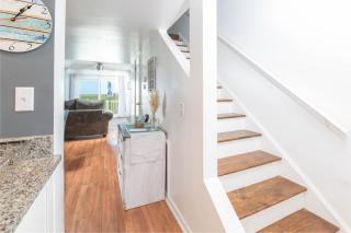 Relax in Coastal Comfort - 2BR Harbor Island Retreat - - 1