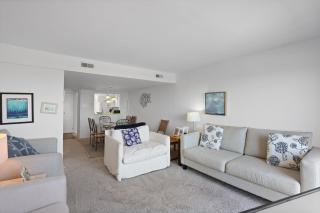 Beach Paradise & Pools - Oceanfront on Harbor Island - - 3