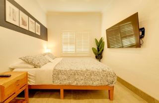 1000#1 Contemporary Home w/ Parking, Grill, & AC! - Newport Beach - 1