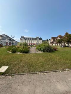 La roseraie d'Ingrid - Cabourg - 8