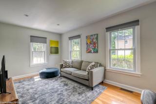 Spacious 4-Bedroom Near Downtown and UM Stadium - Ann Arbor - 0