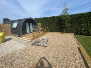 Pine Lodge Posh Glamping With Garden Views & Big Lincolnshire Skies - - 6