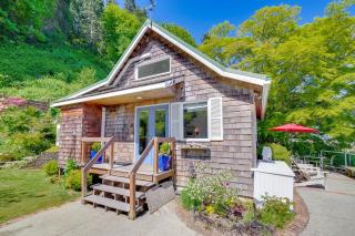 Waterfront Gem with 2 Patios on Camano Island - Camano - 9