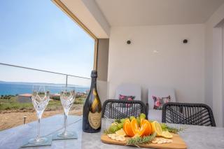 SeaSide Haven - Split - 0