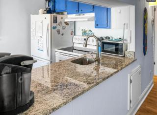 Seaside Escape at Windsong-Sleeps5-Oceanfront-Private Balcony-Full Kitchen-Views - Myrtle Beach - 4