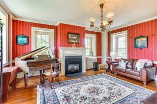 8 Mi to Reading Spacious Farmhouse Retreat! - Birdsboro - 9