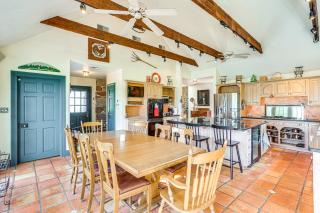 8 Mi to Reading Spacious Farmhouse Retreat! - Birdsboro - 8