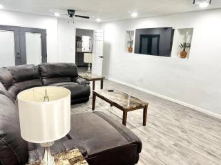 Spacious House by TopGolf Pharr - Pharr - 1