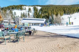 Edelweiss Ski-In-N-Out & Unwind on Picabo St - 8