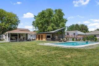 Lakefront Washington Home with Private Pool and Sauna - Moses Lake - 9