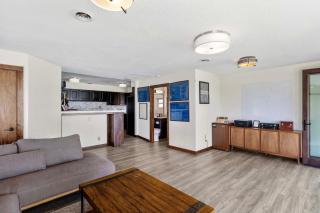 Lakefront Washington Home with Private Pool and Sauna - Moses Lake - 8