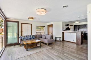 Lakefront Washington Home with Private Pool and Sauna - Moses Lake - 2