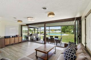 Lakefront Washington Home with Private Pool and Sauna - Moses Lake - 1