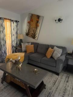 Stylish Apt Near Lego& DisneyLand - 7