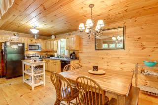 Pet-Friendly Resort Cabin 5 Mi to Dtwn Ellijay! - Ellijay - 5