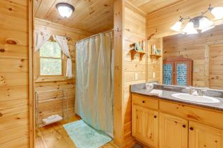 Pet-Friendly Resort Cabin 5 Mi to Dtwn Ellijay! - Ellijay - 1