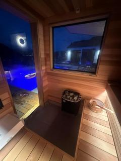 Luxury Architectural Home with Pool, Spa and Sauna - 1